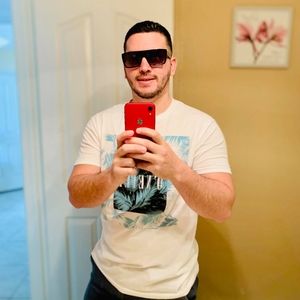 Meet your Posher, Luis diego